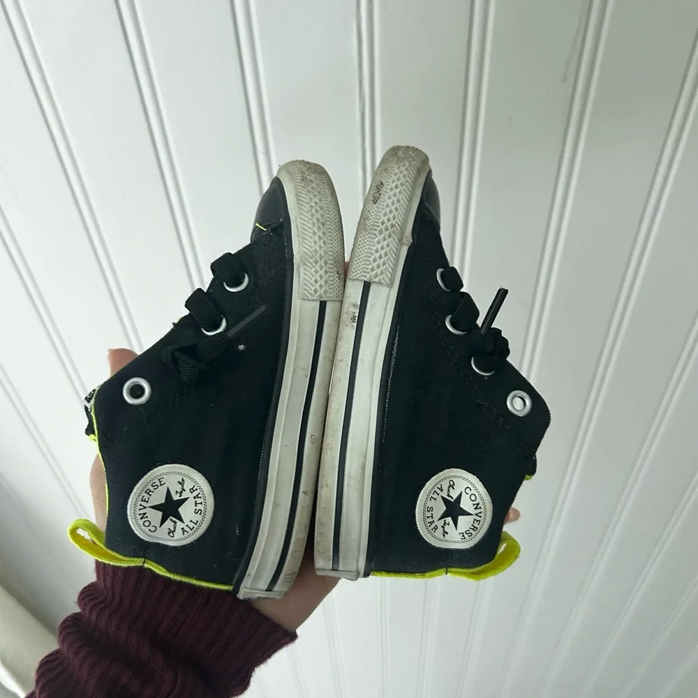 Converse Toddler Size 6 Kids Black and Neon Green Sneakers No Tie